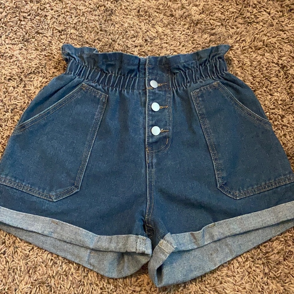 Denim shorts, Size M, never been worn